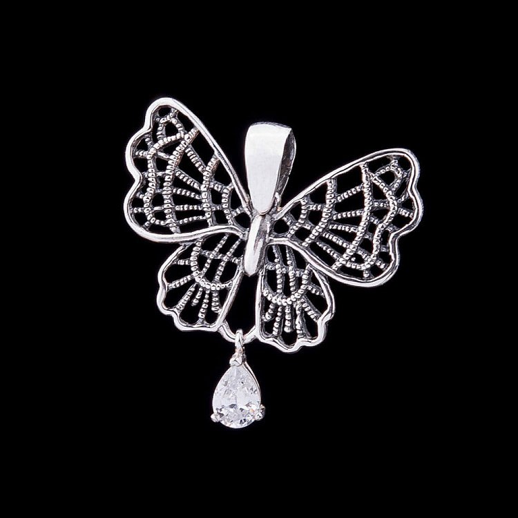 Серебряная подвеска "Бабочка" с фианитом 131204 Серебряная подвеска "Бабочка" с фианитом 131204 от ювелирного магазина Оникс