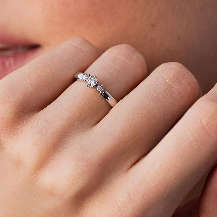 Кольцо в белом золоте с бриллиантами кб0491cha от ювелирного магазина Оникс - 5