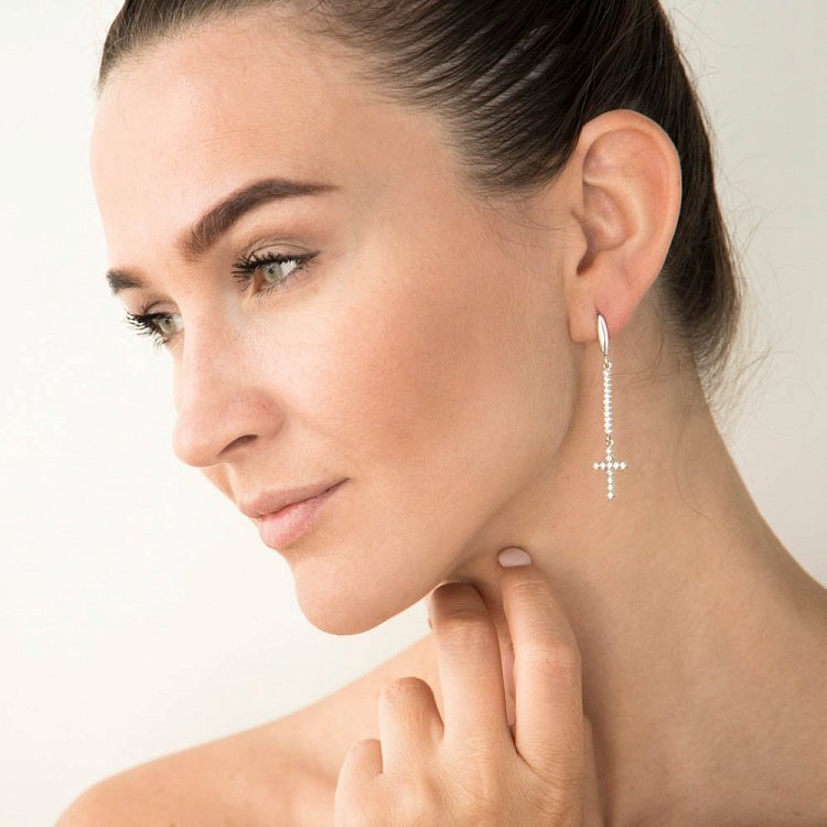 Серебряные серьги "Крестики" (фианит) 121034 от ювелирного магазина Оникс - 1