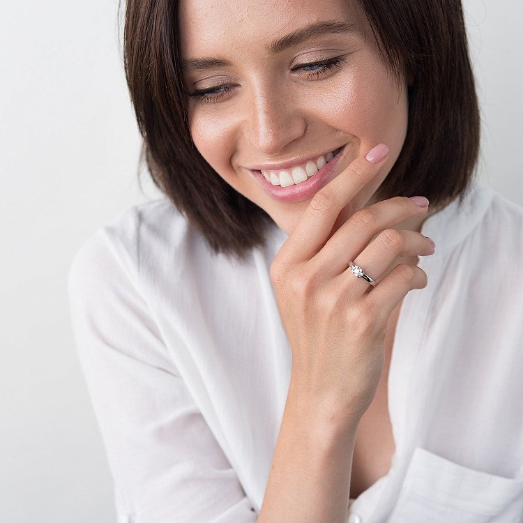 Золотое помолвочное кольцо "Сердце" (куб. циркон Swarovski) к06278 от ювелирного магазина Оникс - 1