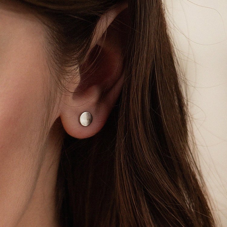 Срібні сережки-пусети без каменів 122437 від ювелірного магазину Онікс - 7