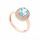Золотое кольцо с голубым топазом и фианитами к04659 от ювелирного магазина Оникс