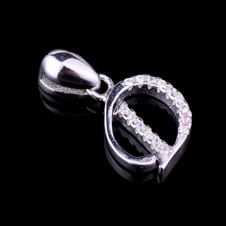 Срібна підвіска літера "Д" (фіаніти) 131991 D від ювелірного магазину Онікс