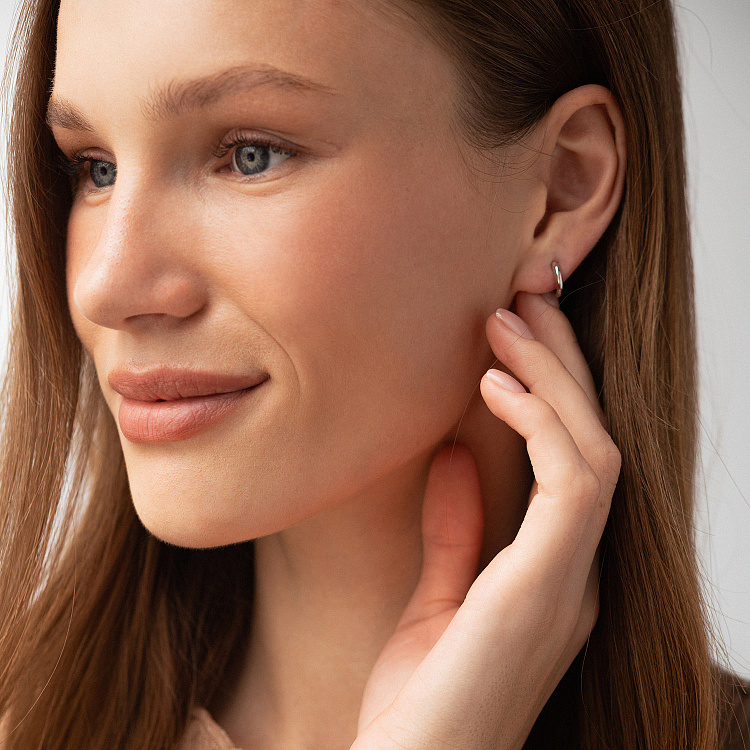 Серьги - кольца "Maya" в белом золоте с09186 от ювелирного магазина Оникс - 3