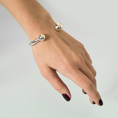 Браслет из серебра с шариками 141095