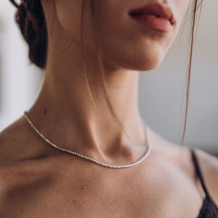 Срібне кольє в стилі мінімалізм 18849 від ювелірного магазину Онікс