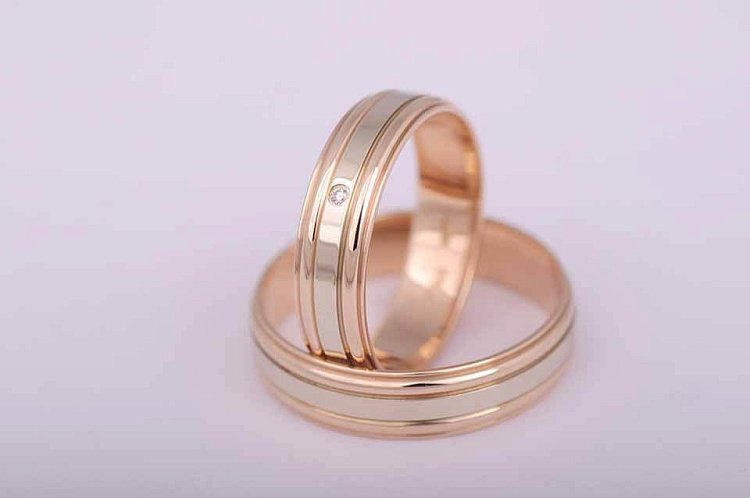 Обручальное кольцо (фианит) обр000030обр000031 от ювелирного магазина Оникс - 1