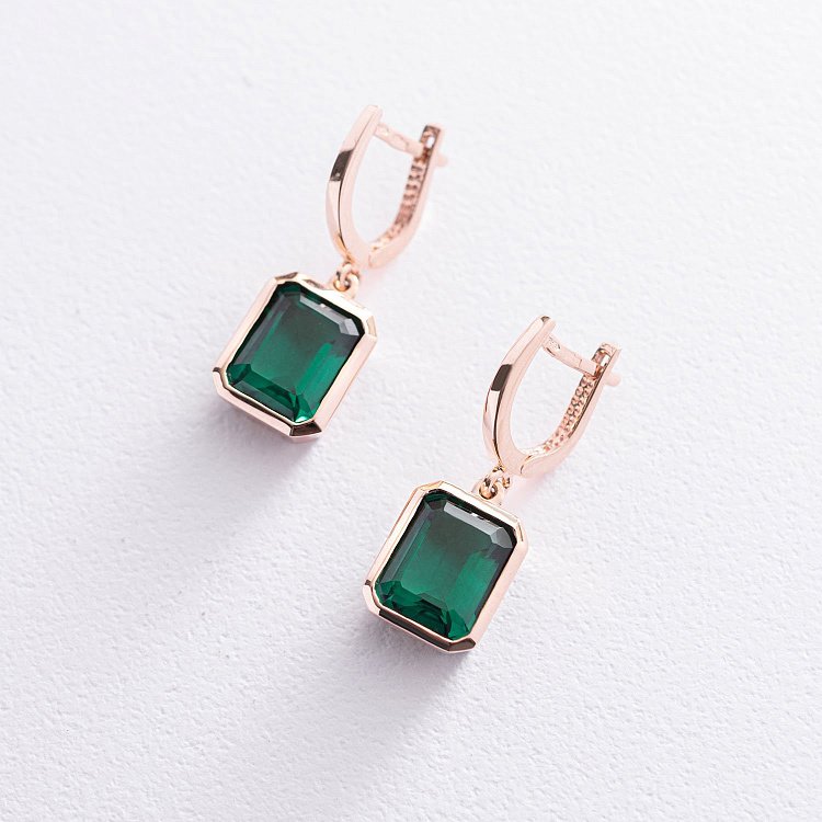 Золотые серьги с зелеными фианитами с07513 от ювелирного магазина Оникс