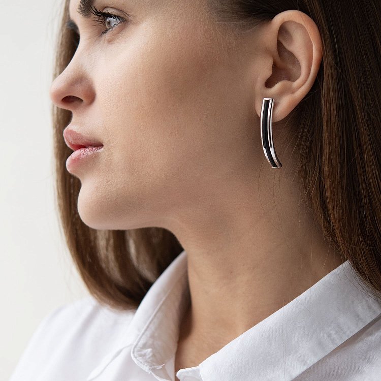 Срібні сережки з каучуком 930023с від ювелірного магазину Онікс