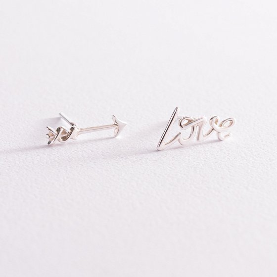 Сережки - пусети "Love" в сріблі 123063 №3