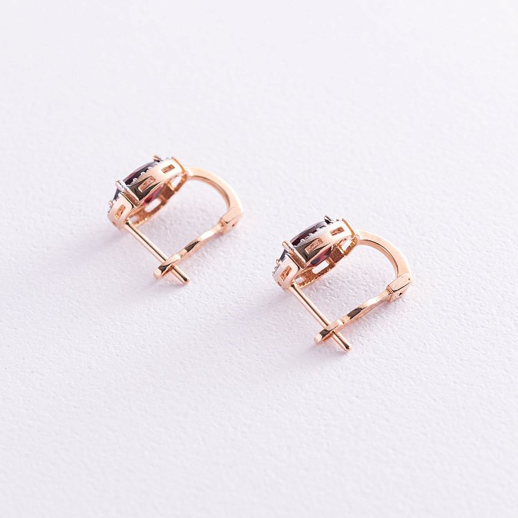 Золоті сережки з піропом (гранатом) і фіанітами с04191 від ювелірного магазину Онікс - 3