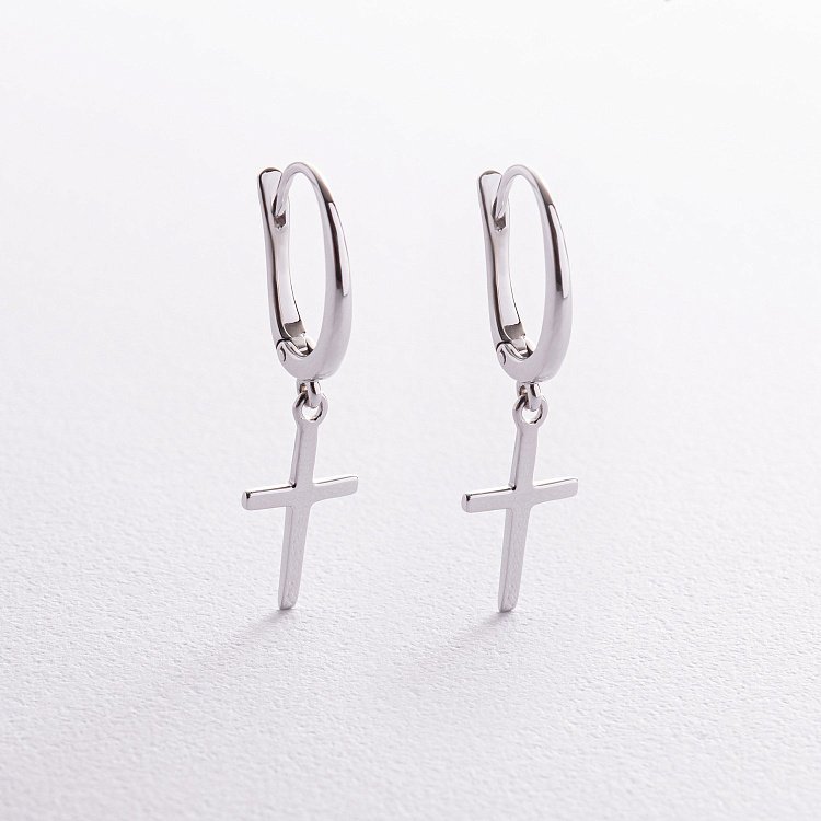 Серьги "Крестики" в белом золоте с06995 от ювелирного магазина Оникс