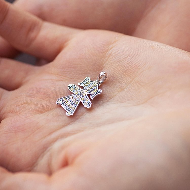 Золотий кулон "Українська дівчинка" з діамантами 137811123 від ювелірного магазину Онікс - 1