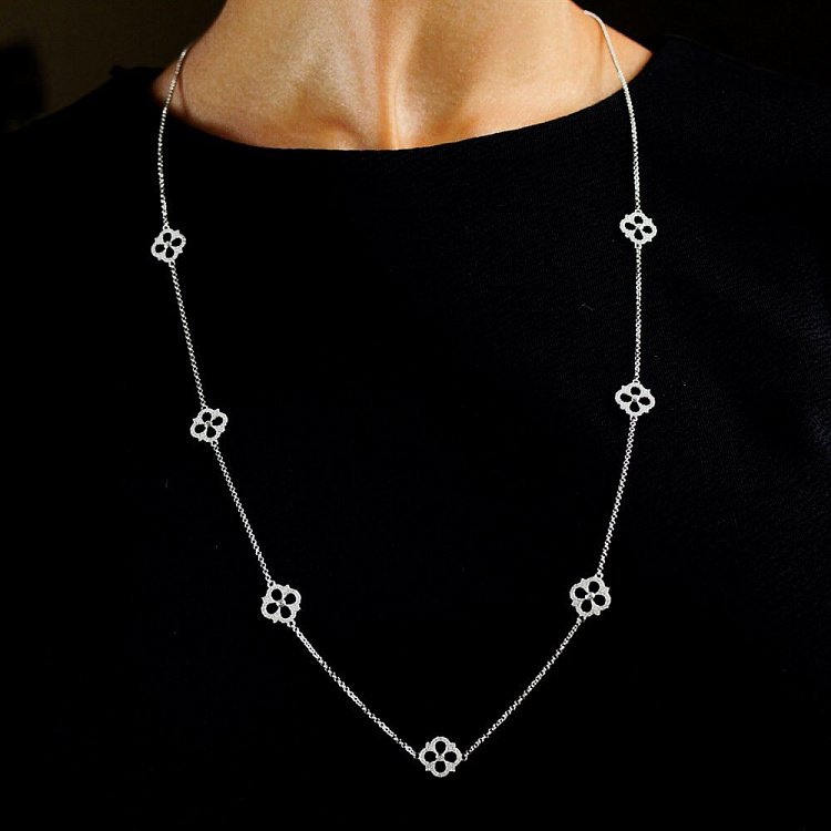 Срібне кольє "Конюшина" з фіанітами (родій) 18170 від ювелірного магазину Онікс