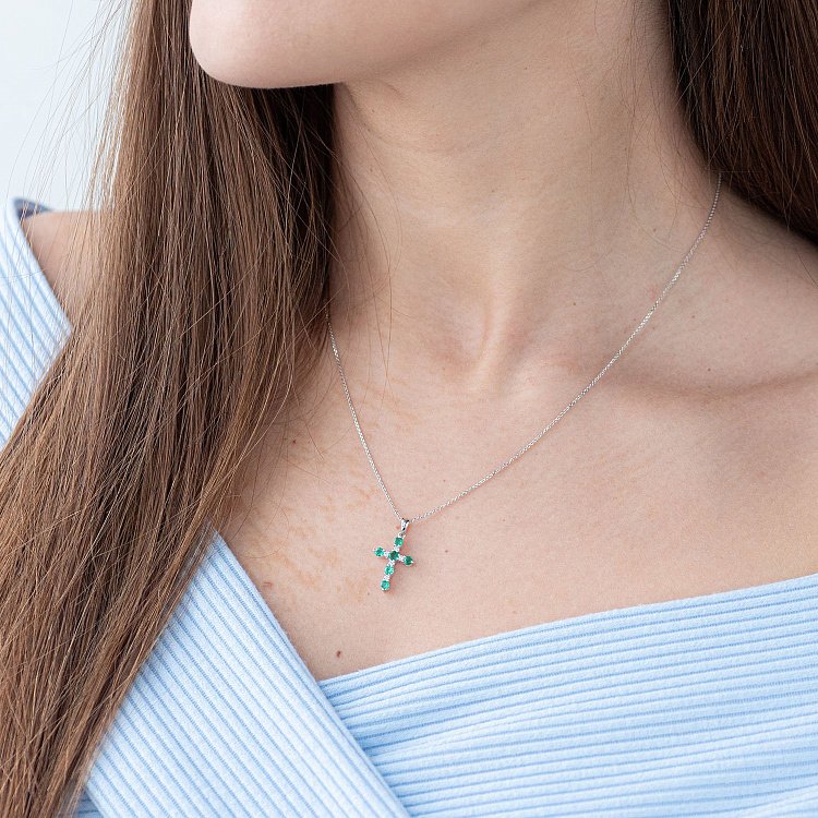 Золотий хрестик з смарагдами і діамантами п124k від ювелірного магазину Онікс - 1