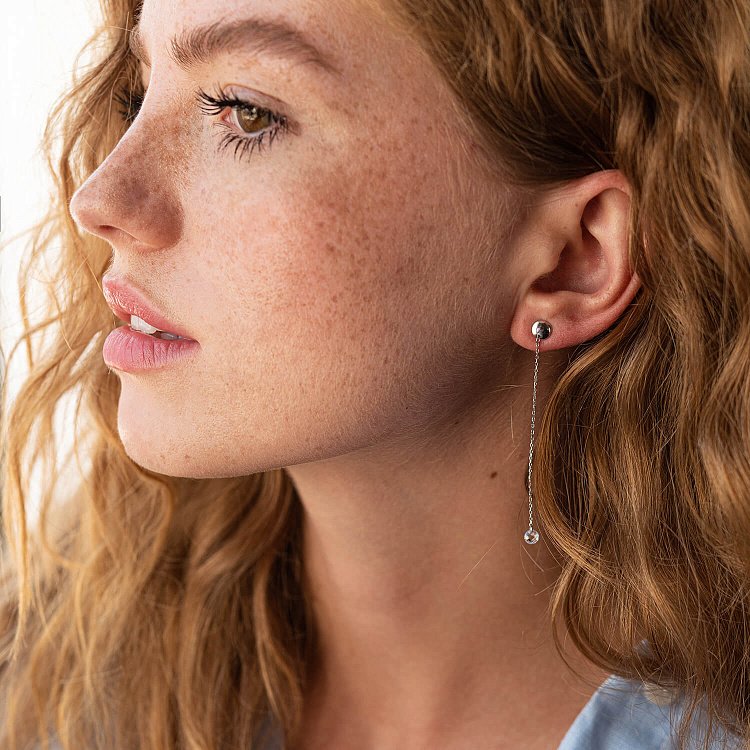 Сережки - пусети "Фіаніт на ланцюжку" у білому золоті с08042 від ювелірного магазину Онікс - 2