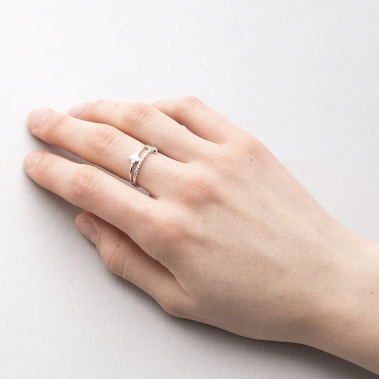 Золотое кольцо "Клевер" с фианитами к05143 от ювелирного магазина Оникс - 1