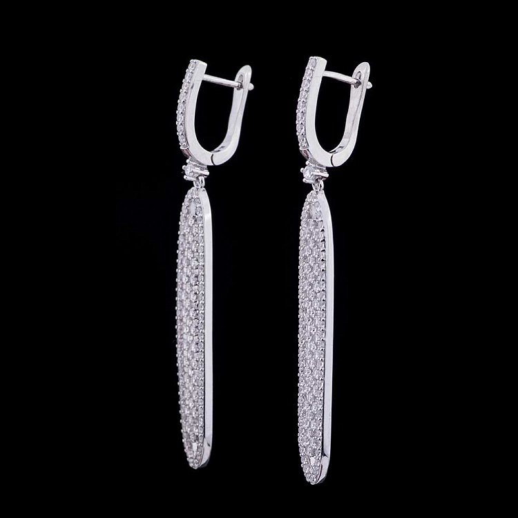 Серебряные серьги (фианиты) 121838 от ювелирного магазина Оникс - 1