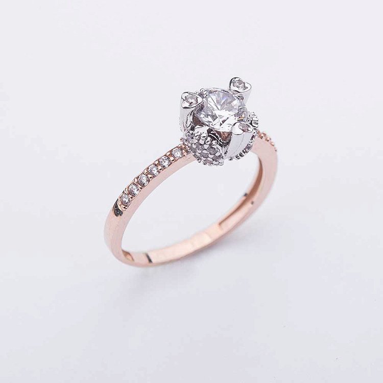 Золотое помолвочное кольцо с фианитами к04587 от ювелирного магазина Оникс