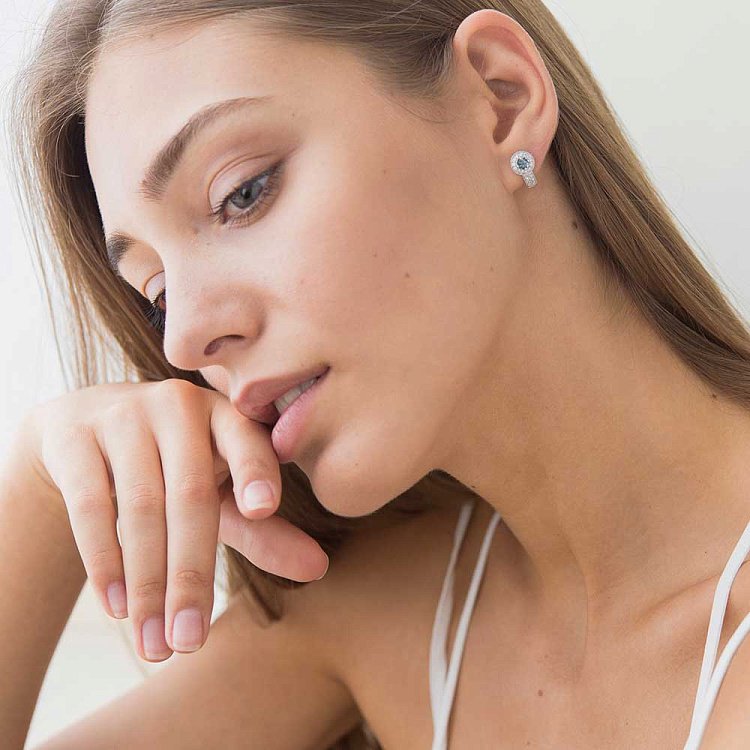 Золотые серьги с голубым топазом и бриллиантами СЖД2-133 от ювелирного магазина Оникс - 3