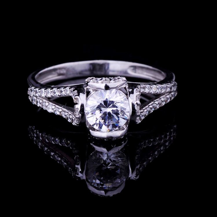 Кольцо (фианиты) к01874 от ювелирного магазина Оникс