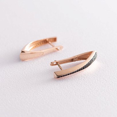 Золоті сережки на англійській застібці (чорні фіаніти) с07156