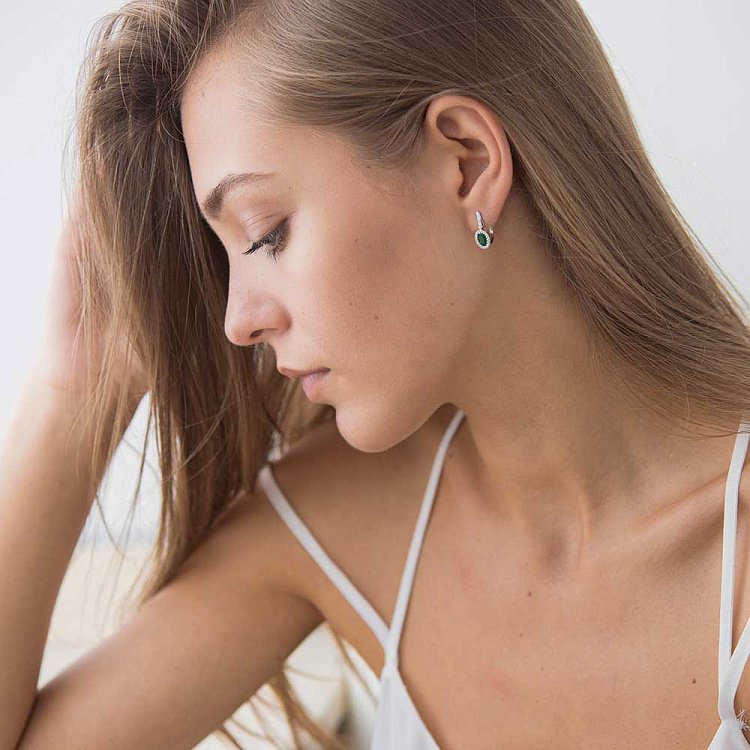 Золоті сережки з діамантами і смарагдами E30022RA1 від ювелірного магазину Онікс - 3