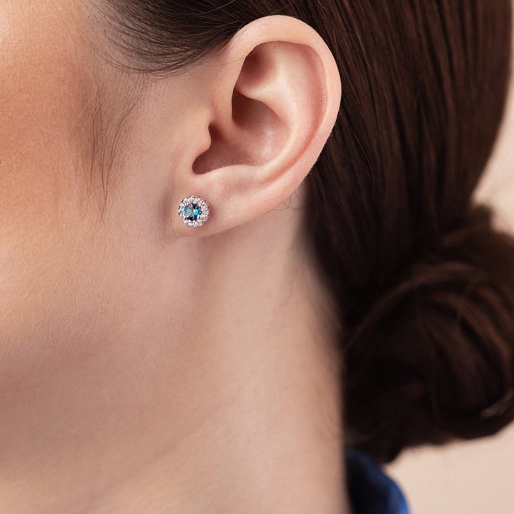 Серебряные серьги - пусеты с топазами "Лондон голубой" и фианитами 2112/9р-TLB от ювелирного магазина Оникс - 3