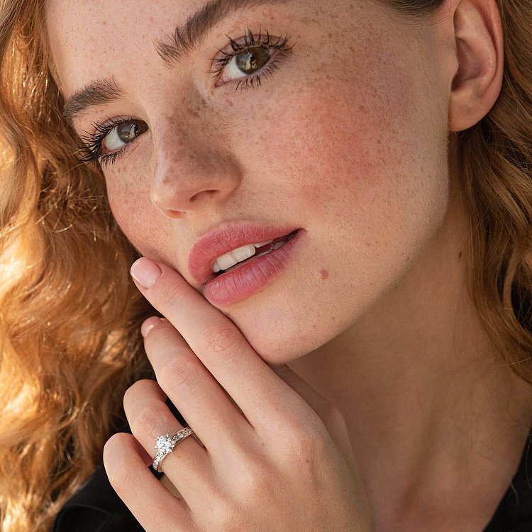 Помолвочное золотое кольцо с бриллиантами 213361121 - 3 Помолвочное золотое кольцо с бриллиантами 213361121 от ювелирного магазина Оникс - 3