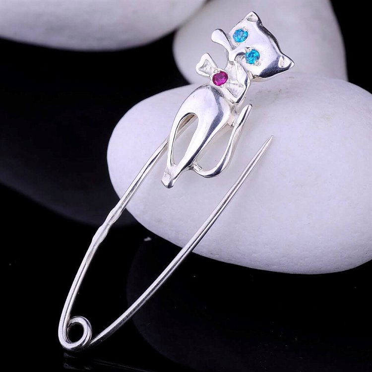 Срібна шпилька з фіанітами 21028 від ювелірного магазину Онікс