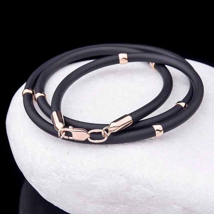 Каучуковый шнурок с золотой гладкой застежкой и вставками из золота (4мм) кол00492 от ювелирного магазина Оникс - 5