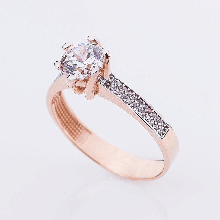 Помолвочное золотое кольцо с фианитами к04737 от ювелирного магазина Оникс