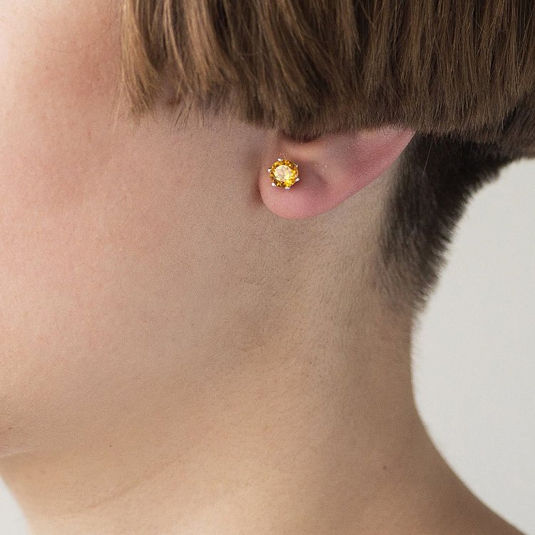 Срібні сережки-пусети з цитрином нано 6 мм 121974 від ювелірного магазину Онікс - 3