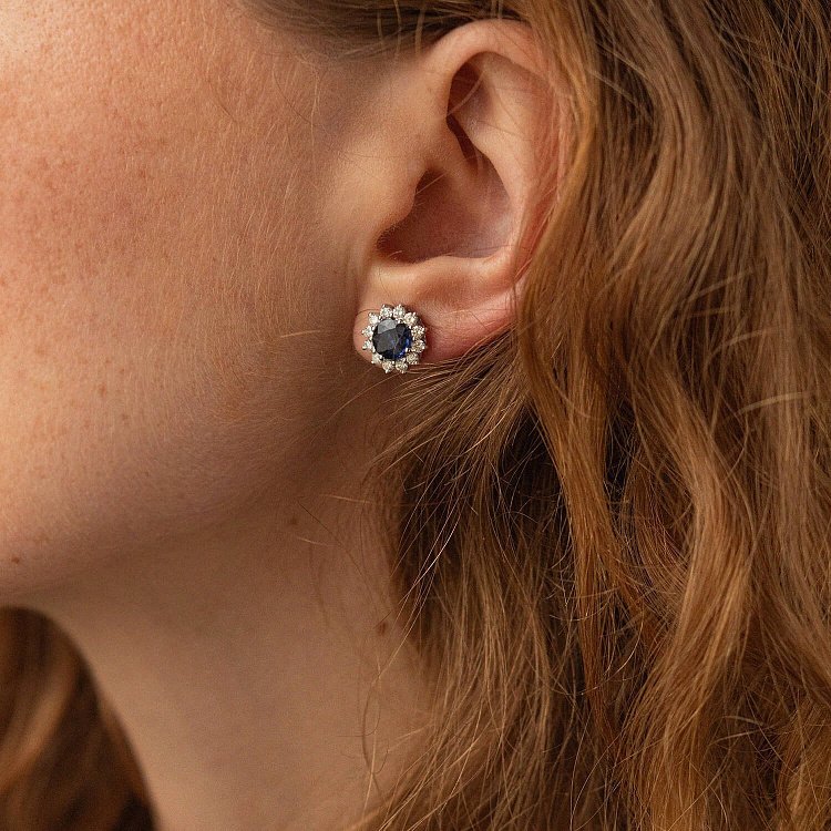 Золотые серьги - пусеты с бриллиантами и сапфирами сб0421gl от ювелирного магазина Оникс - 1