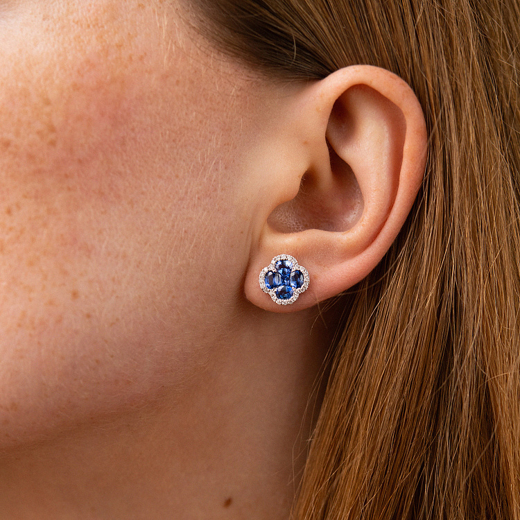 Золотые серьги - пусеты "Клевер" с бриллиантами и сапфирами сб0584mi от ювелирного магазина Оникс - 3