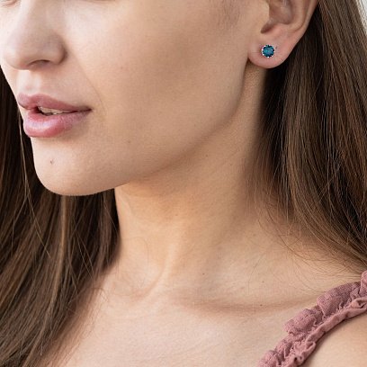 Серебряные серьги - пусеты (синт. Лондон топаз) 122820 №6