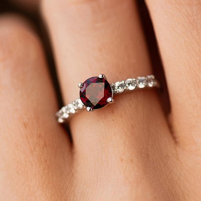 Серебряное кольцо с пиропом и фианитами 1846/1р-GARN №4