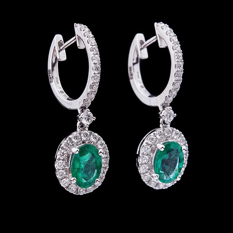 Золотые серьги с бриллиантами и изумрудами e2918be от ювелирного магазина Оникс