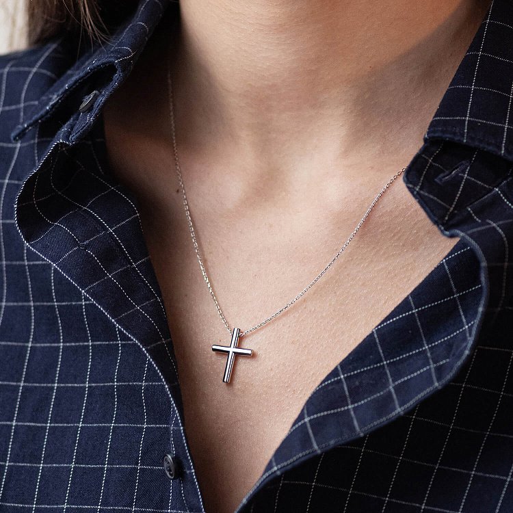 Колье с крестиком в серебре 181266 от ювелирного магазина Оникс - 1