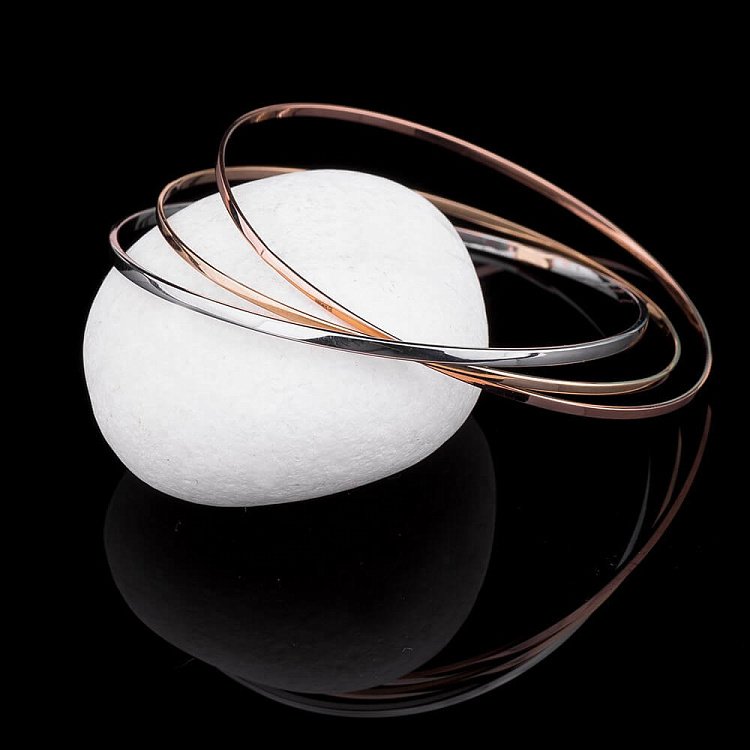 Тройной браслет из белого, красного и желтого золота б01692 от ювелирного магазина Оникс