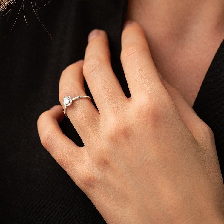 Помолвочное золотое кольцо с бриллиантами 239671121 от ювелирного магазина Оникс - 1