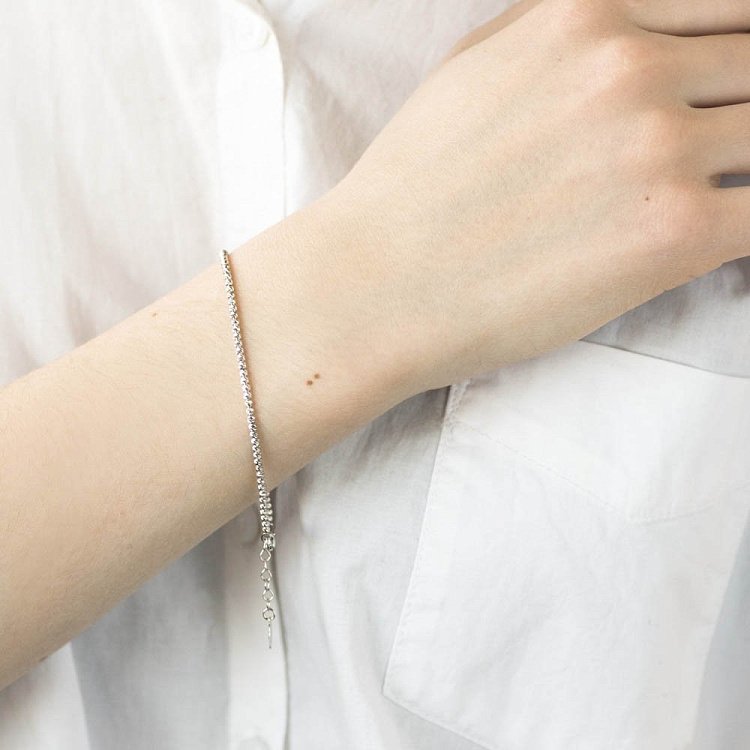 Золотой браслет "Хамса" б03848 от ювелирного магазина Оникс - 2