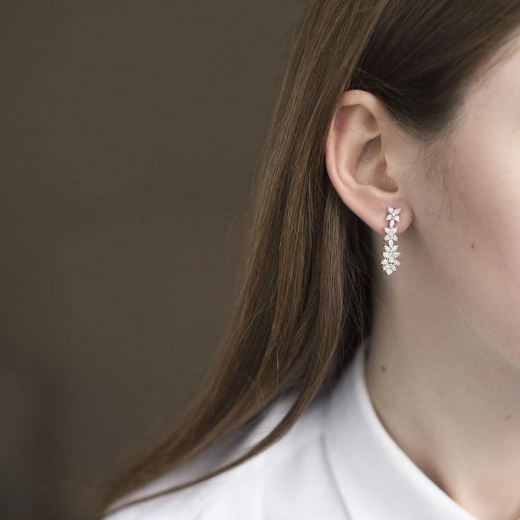 Золотые серьги-пусеты с бриллиантами сб0270ar от ювелирного магазина Оникс - 2