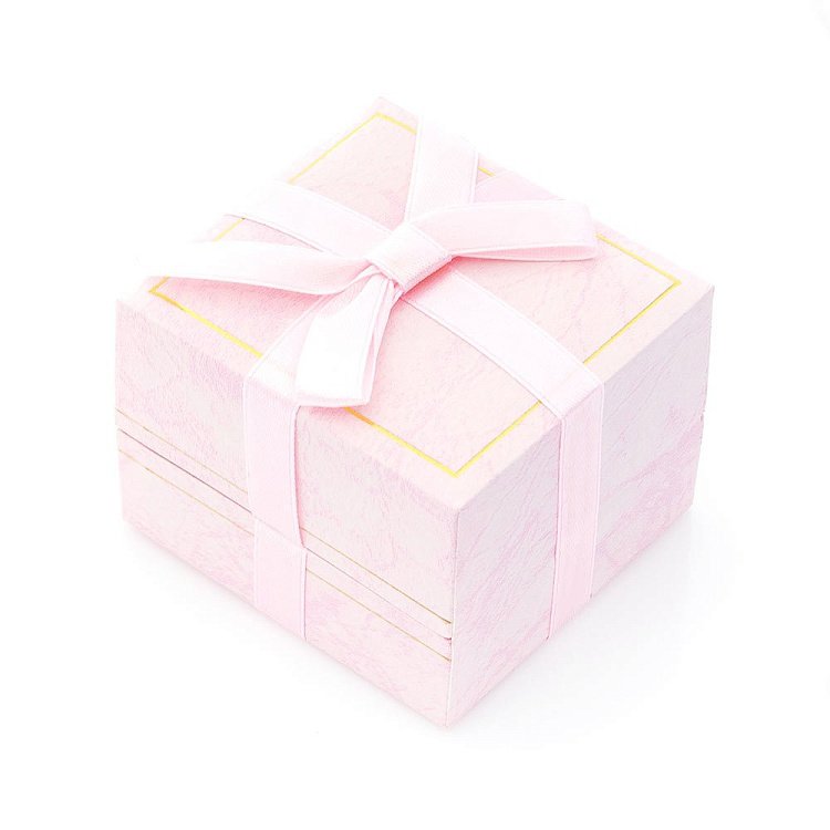 Футляр для прикрас фтрозкб від ювелірного магазину Онікс