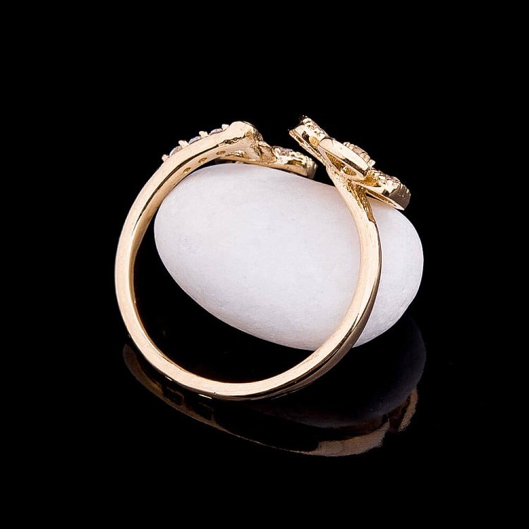 Эксклюзивное золотое кольцо с фианитами к04041 от ювелирного магазина Оникс - 1