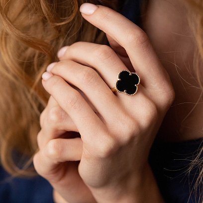 Золота каблучка "Конюшина" з оніксом к07151 №2