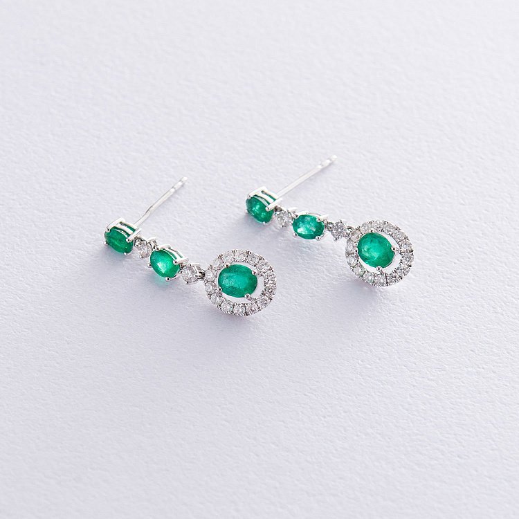 Золотые серьги с изумрудами и бриллиантами DE3735Echa от ювелирного магазина Оникс - 2