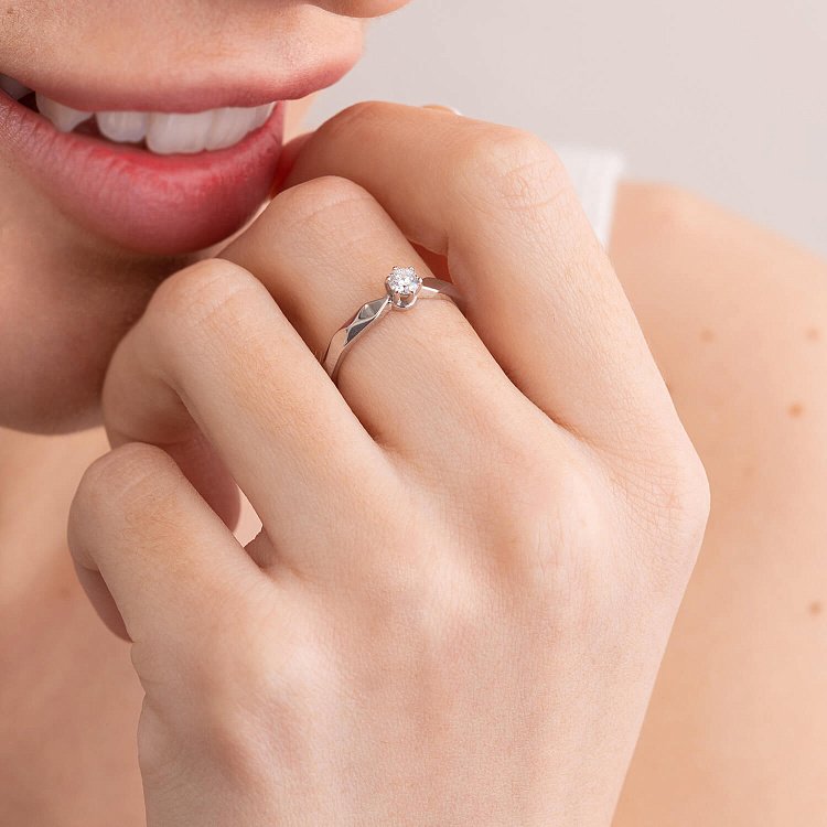 Заручальна золото каблучка з діамантом 219701121 від ювелірного магазину Онікс - 2