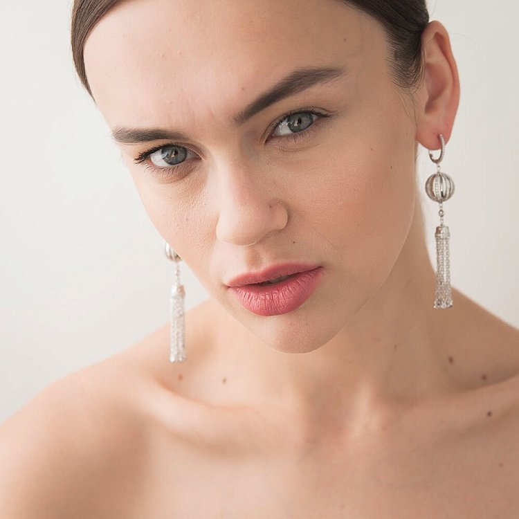 Срібні сережки з фіанітами 121746 від ювелірного магазину Онікс - 2