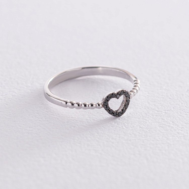 Золотое кольцо "Сердечко" с бриллиантами 101-10028 от ювелирного магазина Оникс